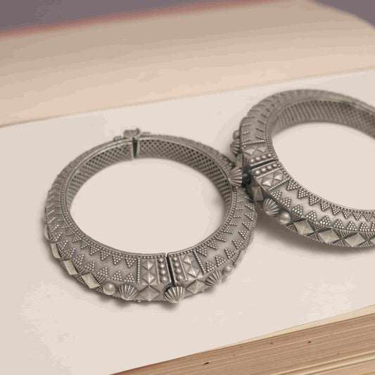 German Silver Zigzag Dome Kada