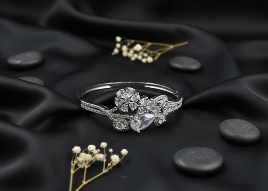 The Floral Dewdrop Openable Bracelet