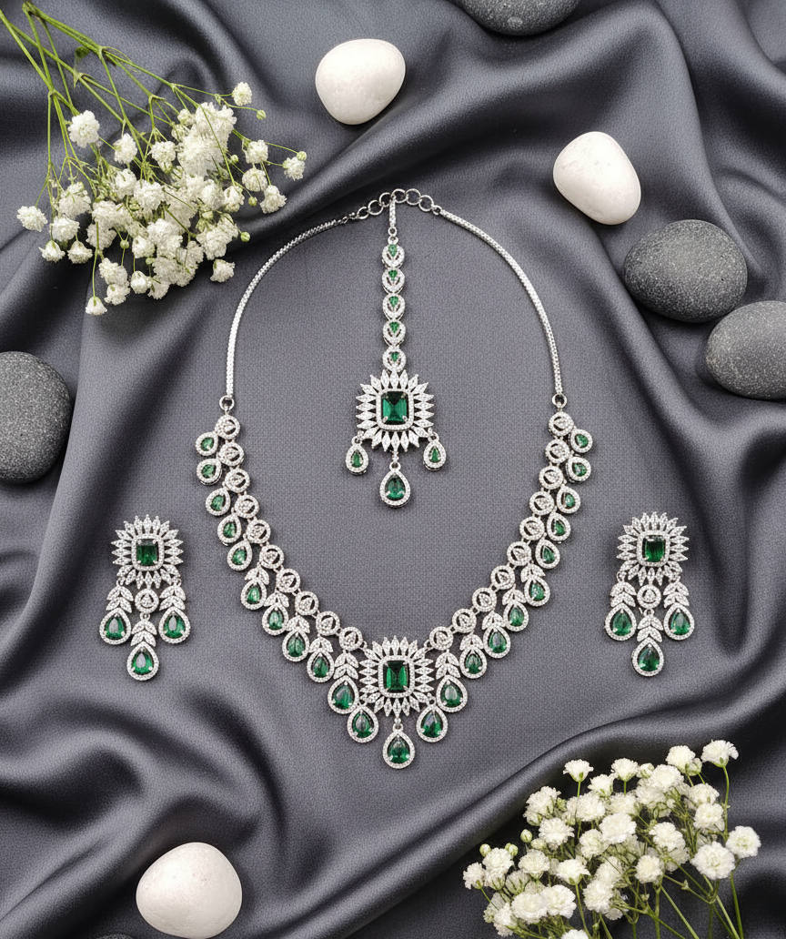 Regal Emerald Statement AD Stone Set