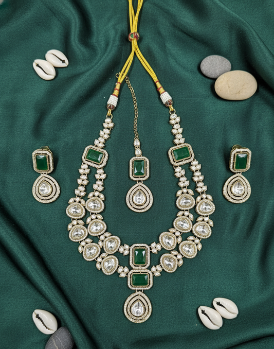Kundan and Polki Jewelry Set.