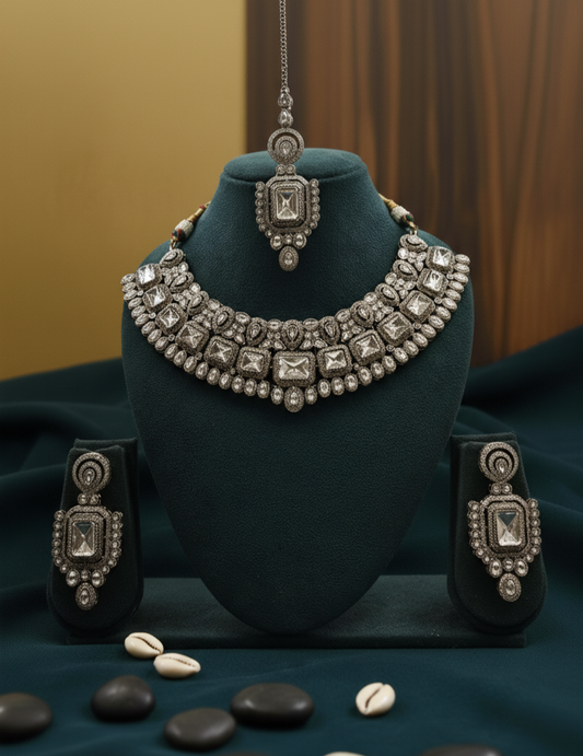 The Empress's Radiant Polki Set