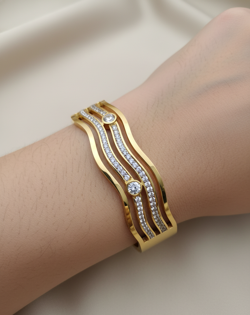 Golden Wavy Diamond Bracelet