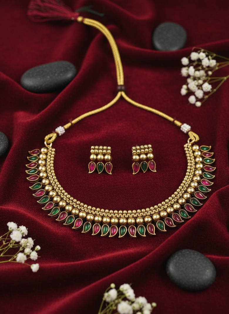 Heritage Charm Necklace Set