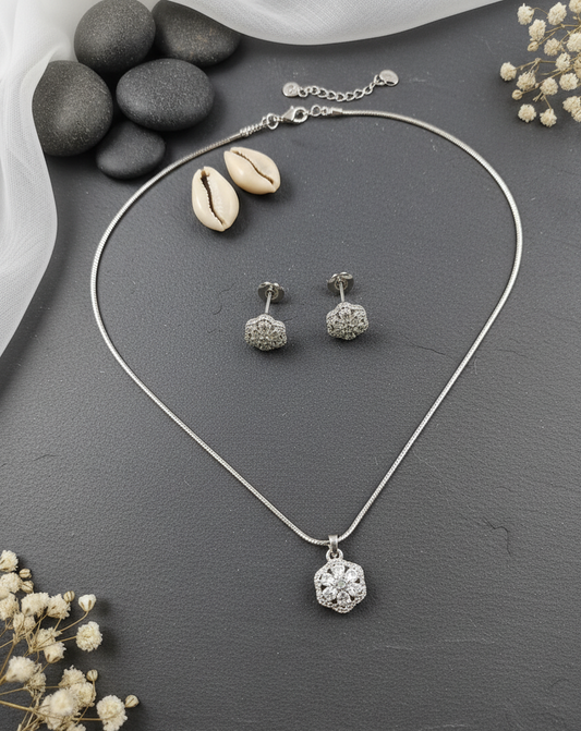 Golden Filigree Pendant Set