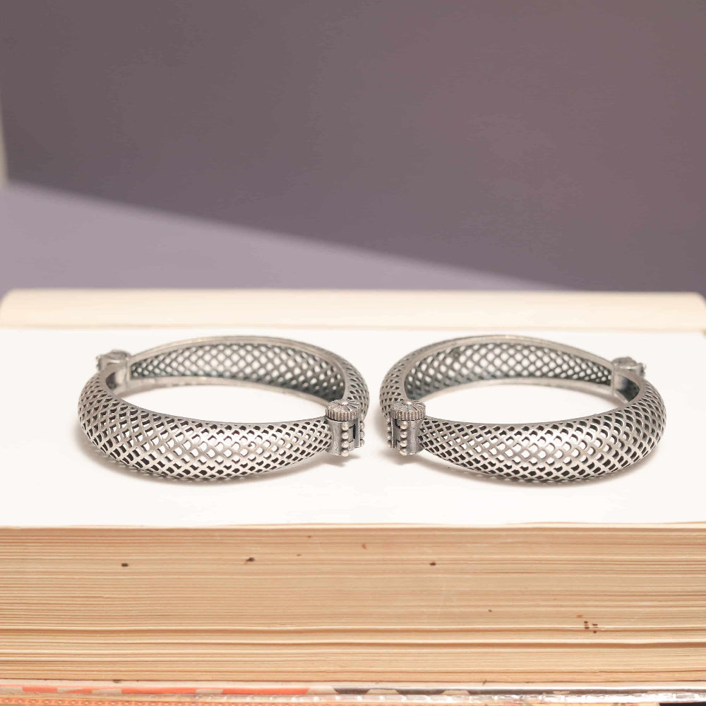 German Silver Net Texture Kada