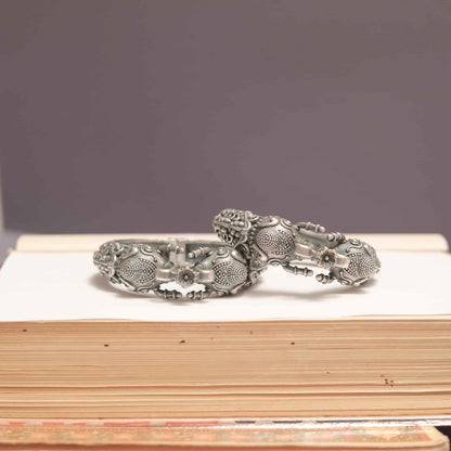 Silver Look-Alike Regal Floral Bloom Kada