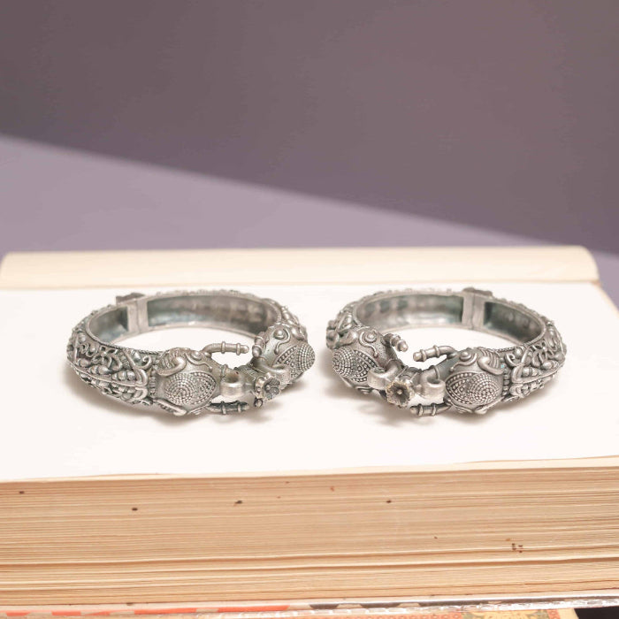 Silver Look-Alike Regal Floral Bloom Kada