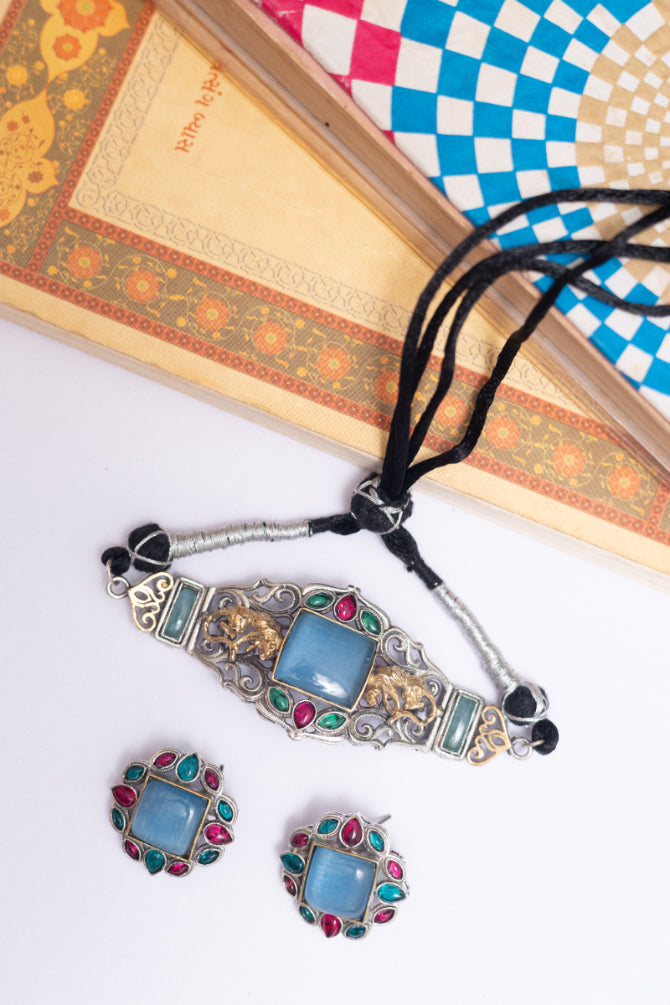 Regal Choker Necklace with Fiery Glass Stones