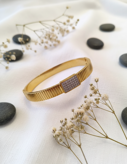 Chic Ridged Gold Bracelet with Pave Crystal Accent