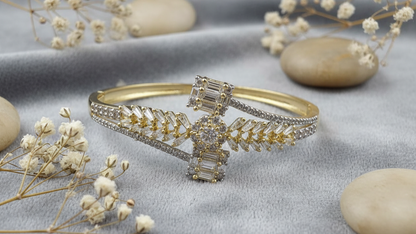 The Modern Sparkle Openable Bracelet