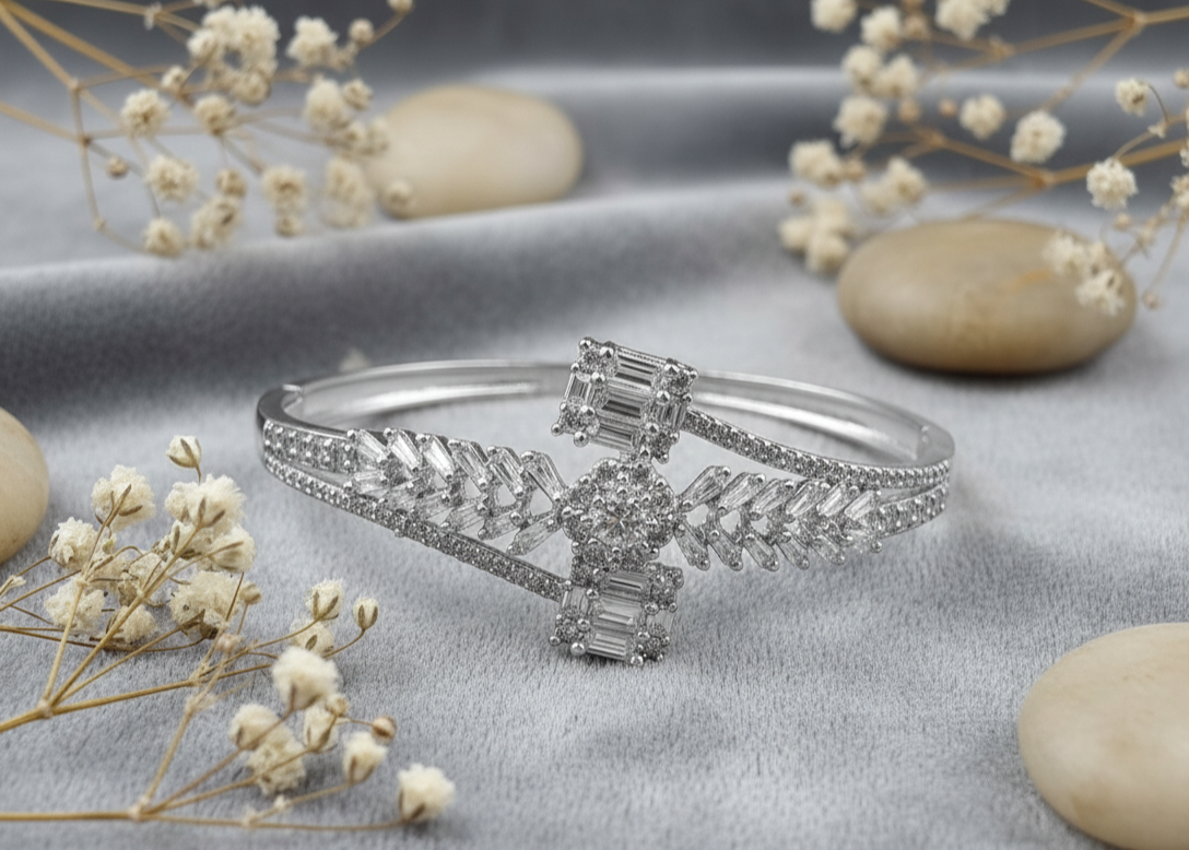 The Modern Sparkle Openable Bracelet