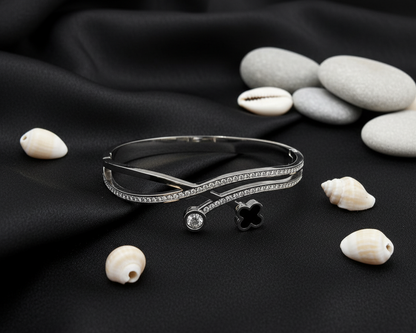 The Serpentine Clover Openable Bracelet