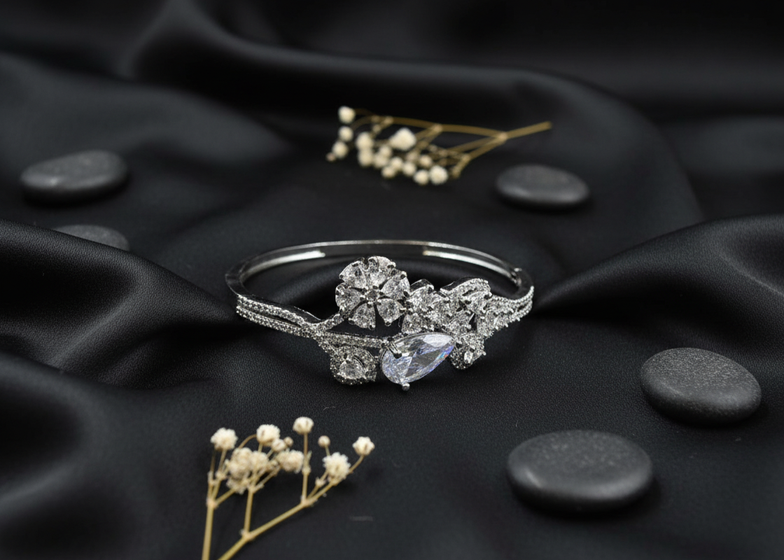 The Floral Dewdrop Openable Bracelet