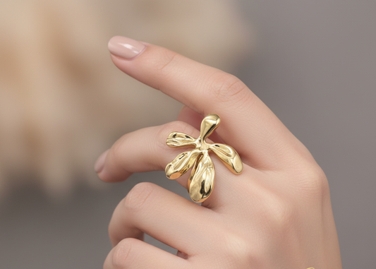 Golden Leaf Swirl Ring