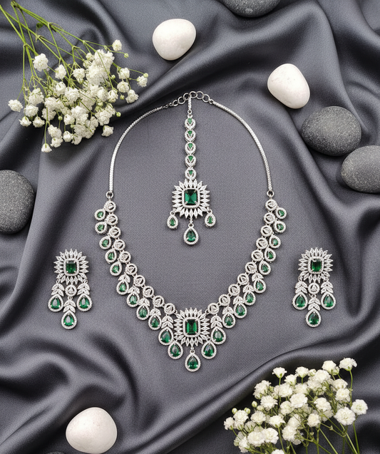 Regal Emerald Statement AD Stone Set