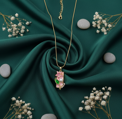 Elegant Floral Pearl Pendant Necklace