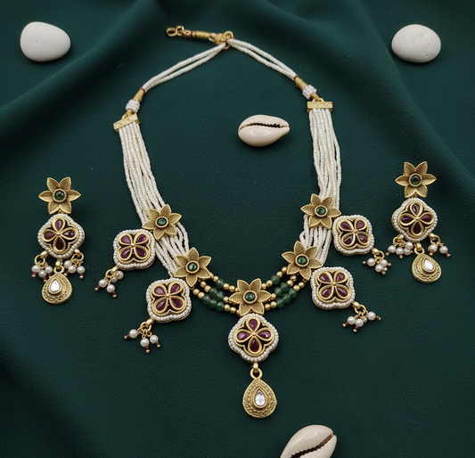 The Emerald Blossom Traditional Choker Set