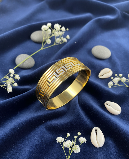 Labyrinth Sparkle Bangle