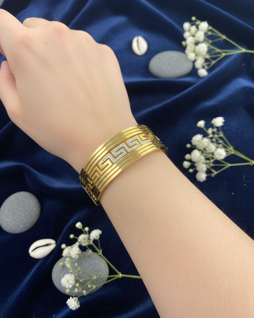 Labyrinth Sparkle Bangle