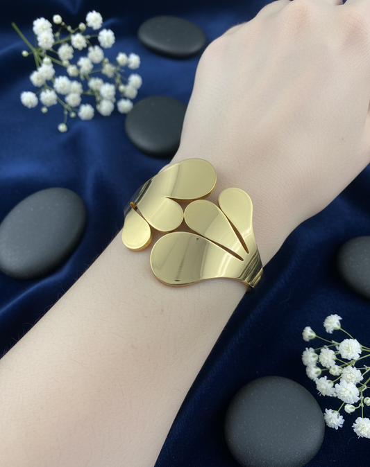 Golden Heart Bloom Cuff