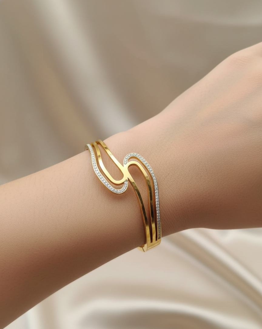 Golden Intertwined Diamond Bracelet