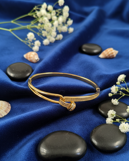 Knotted Radiance Bracelet