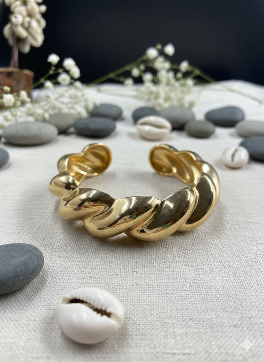 "Twisted Gleam" Bracelet