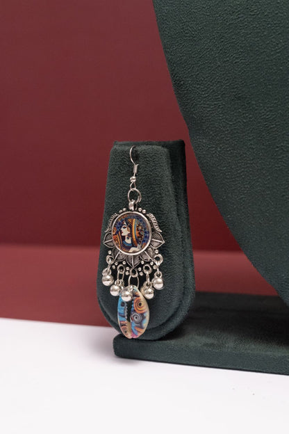 Oxidised Queen Pendant Necklace with Colorful Dangling Kodi