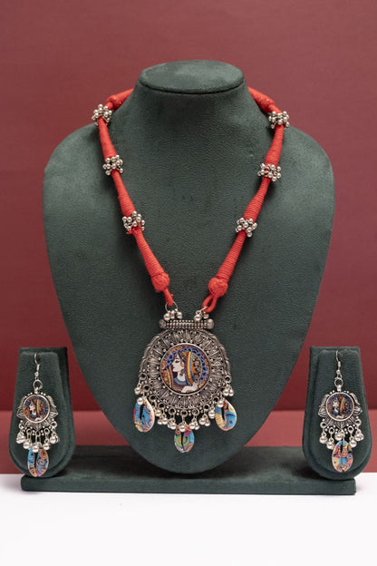 Oxidised Queen Pendant Necklace with Colorful Dangling Kodi