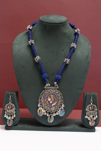 Oxidised Queen Pendant Necklace with Colorful Dangling Kodi